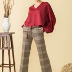 ECO-SUSTAINABLE FASHION ed è un pantalone realizzato con lana di riciclo