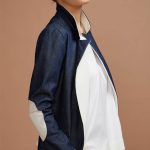 giacca con toppe sul gomito. Lo spacco alto sul dietro, caratterizza in modo particolare la linea Giotta realizzata il denim