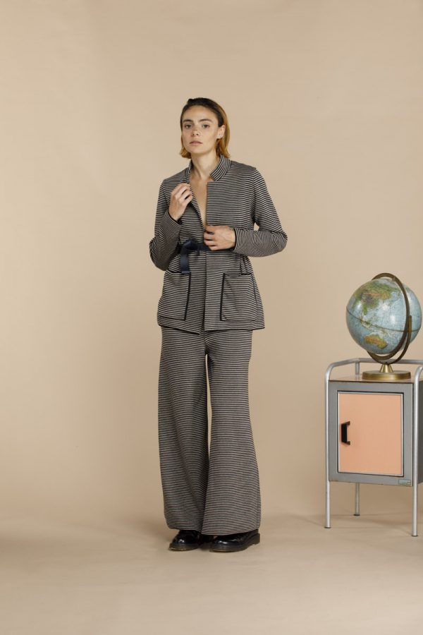 giacca elegante con tasche e fantasia a righe