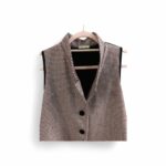 gilet asimmetrico dettaglio