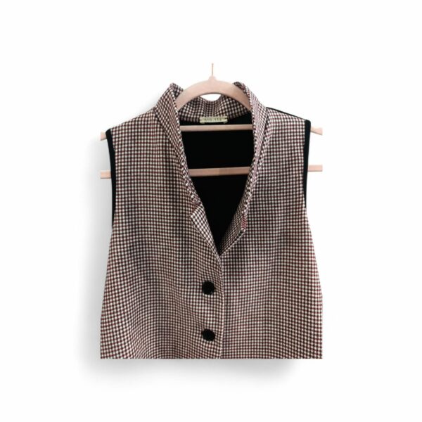 gilet asimmetrico dettaglio